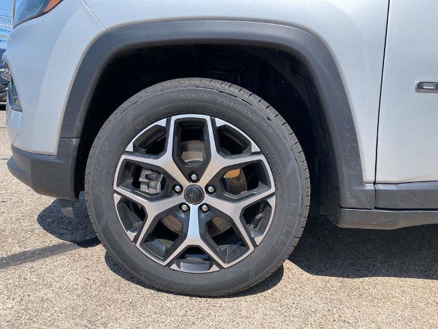 Used 2025 Jeep Compass Limited AWD/4WD image 7