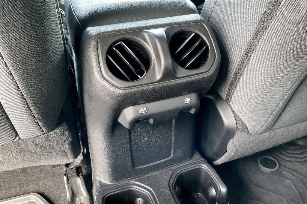 Used 2024 Jeep Wrangler Unlimited Sport AWD/4WD image 33