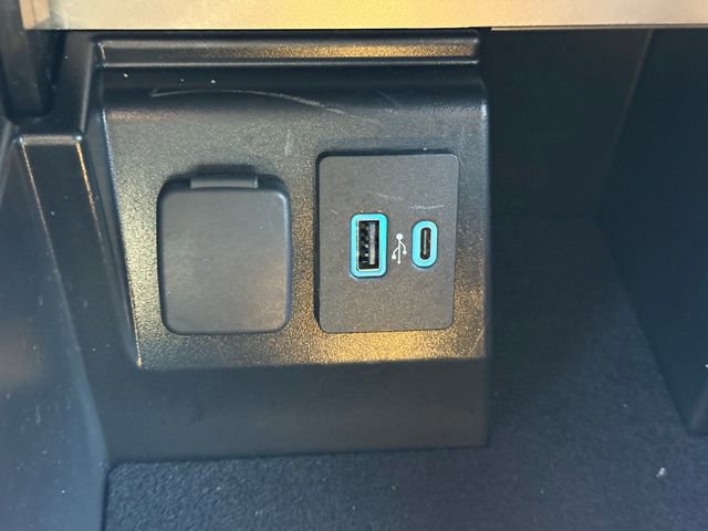 Certified 2022 Ford Explorer XLT w/ Equipment Group 202A image 21