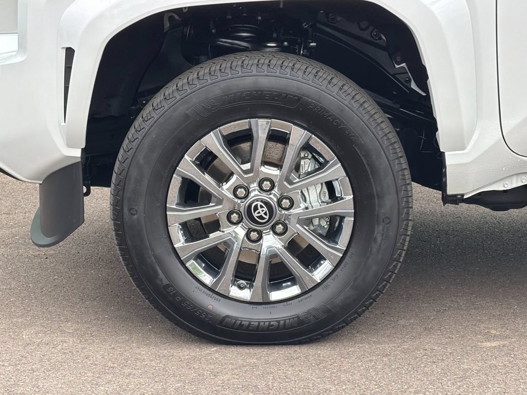 Used 2024 Toyota Tacoma Limited w/ Limited Package (LT) AWD/4WD image 23