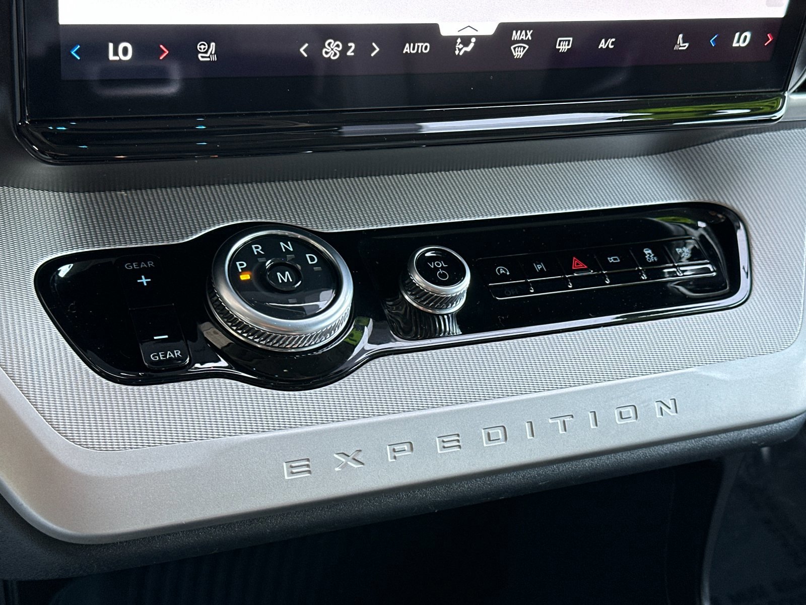 Certified 2025 Ford Expedition Active image 22