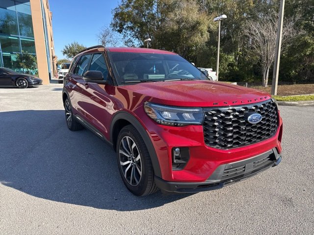 Certified 2025 Ford Explorer ST-Line w/ Premium Package image 7