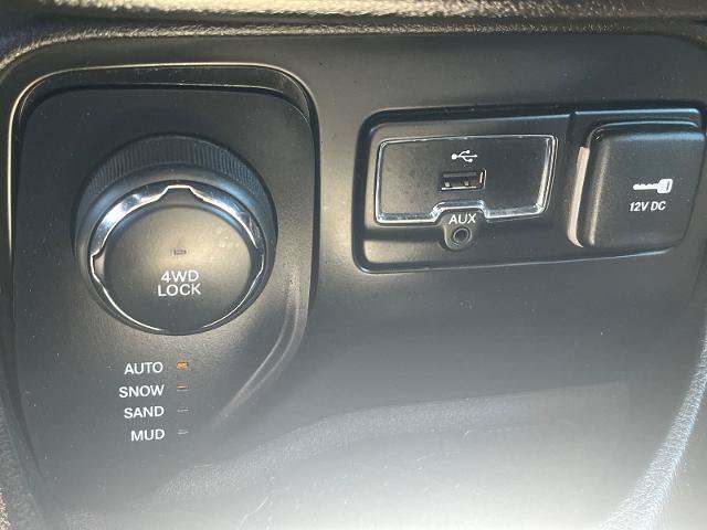 Used 2017 Jeep Renegade Sport w/ Power & Air Group AWD/4WD image 15