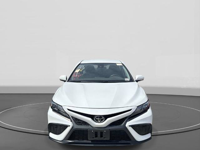 Used 2024 Toyota Camry SE FWD image 3