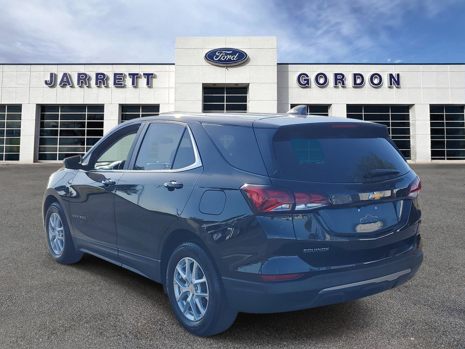 Used 2024 Chevrolet Equinox LT image 2