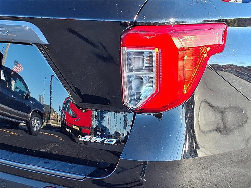 Certified 2023 Ford Explorer XLT w/ Equipment Group 202A image 27