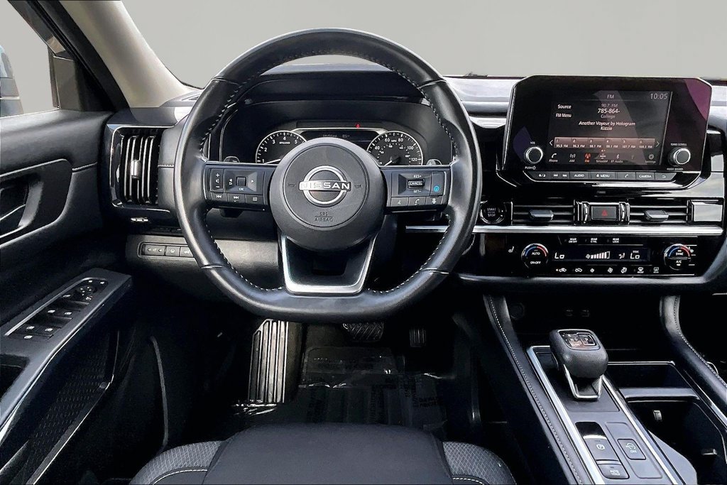 Used 2025 Nissan Pathfinder SV AWD/4WD image 5