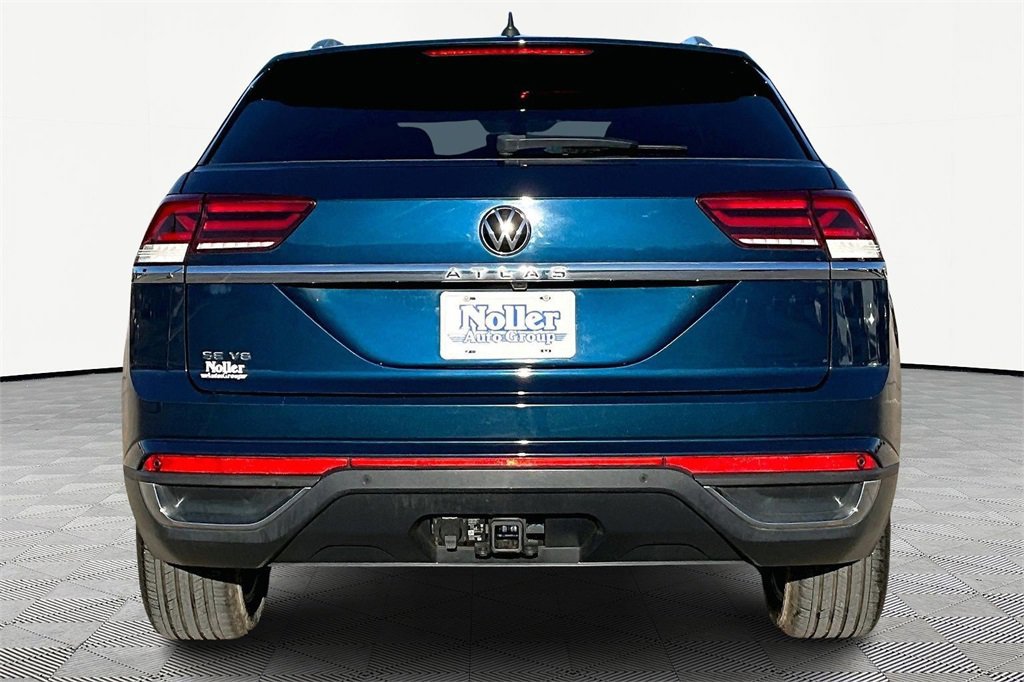 Used 2023 Volkswagen Atlas Cross Sport SE w/ Panoramic Sunroof Package image 3