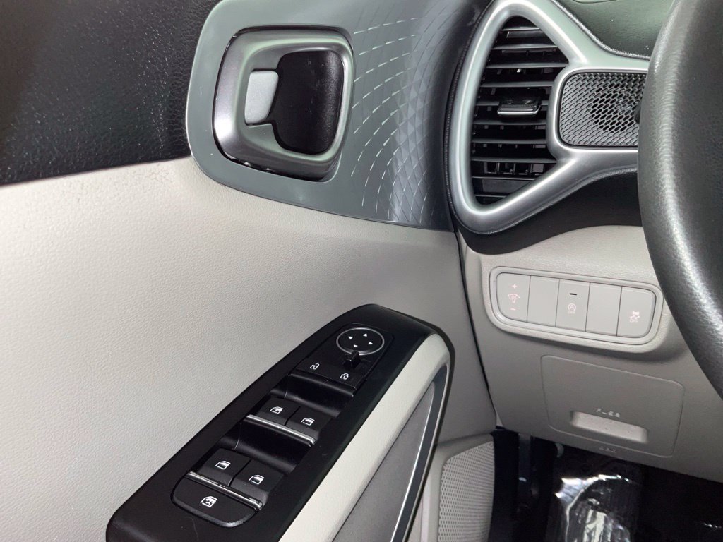 Used 2020 Kia Soul LX FWD image 19