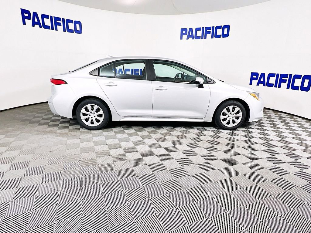 Used 2022 Toyota Corolla LE image 8