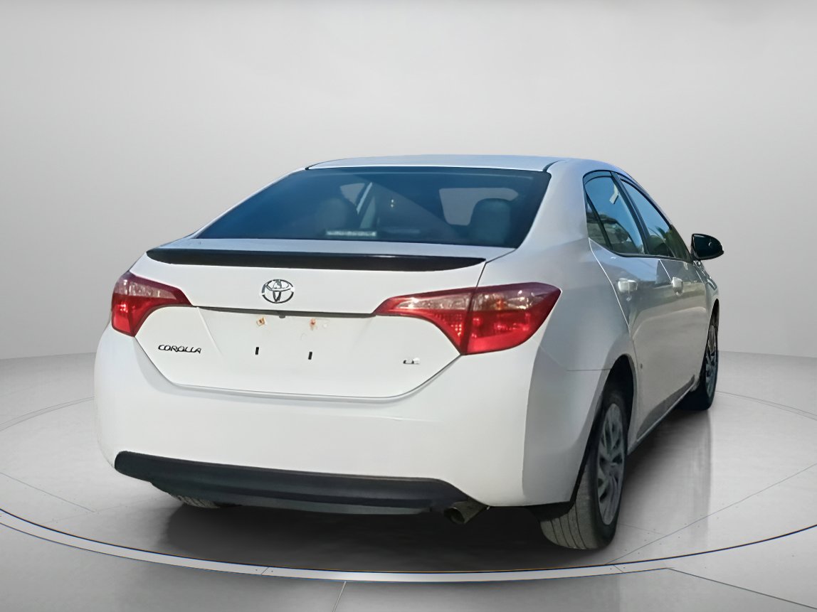 Used 2018 Toyota Corolla LE image 25