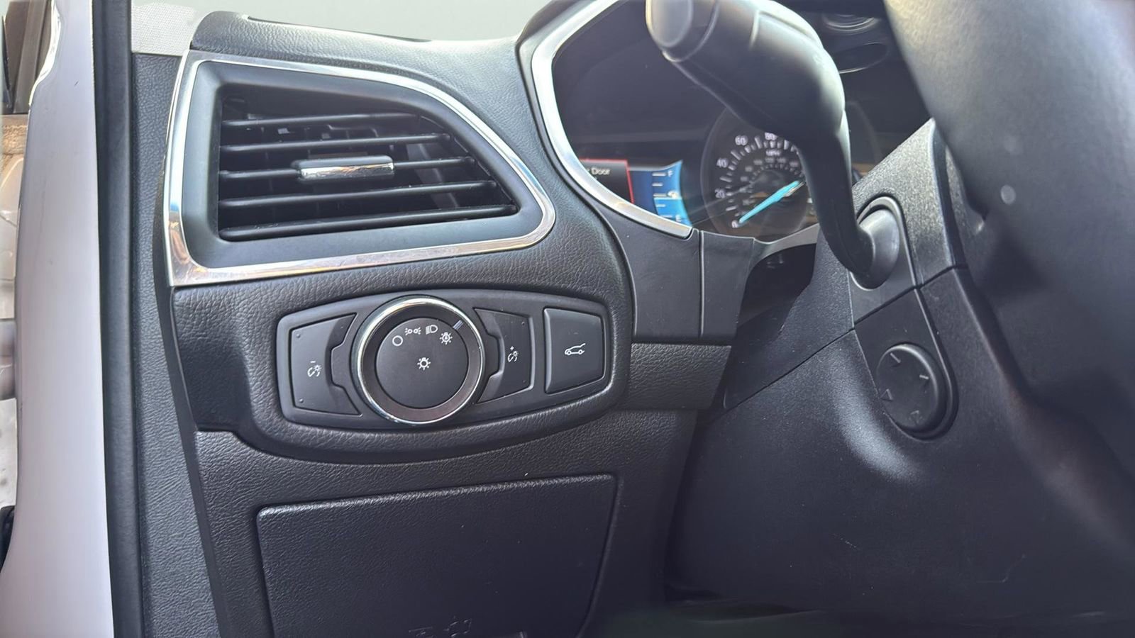 Certified 2018 Ford Edge Sport w/ Technology Package image 18