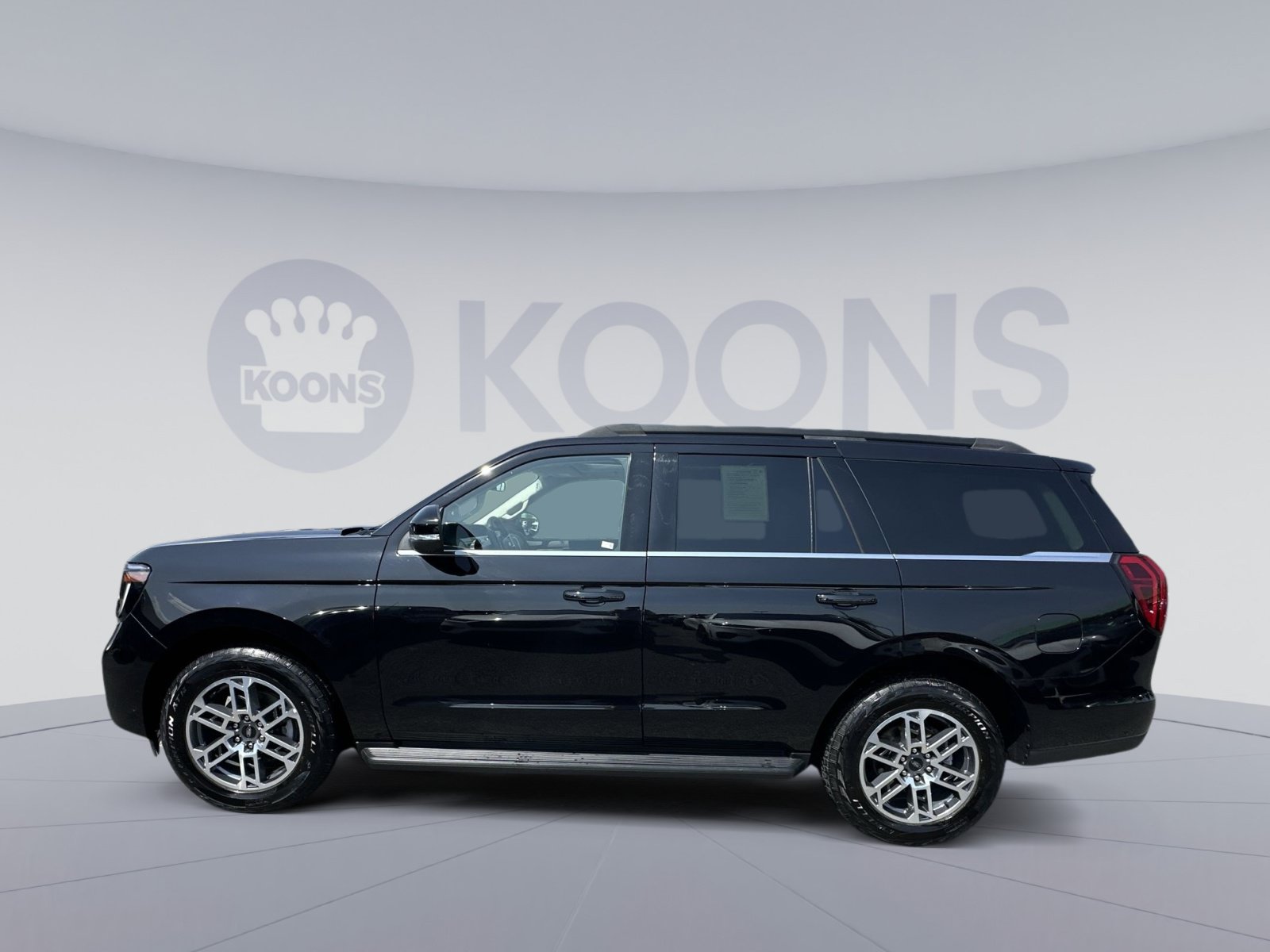 Certified 2025 Ford Expedition Active AWD/4WD image 7