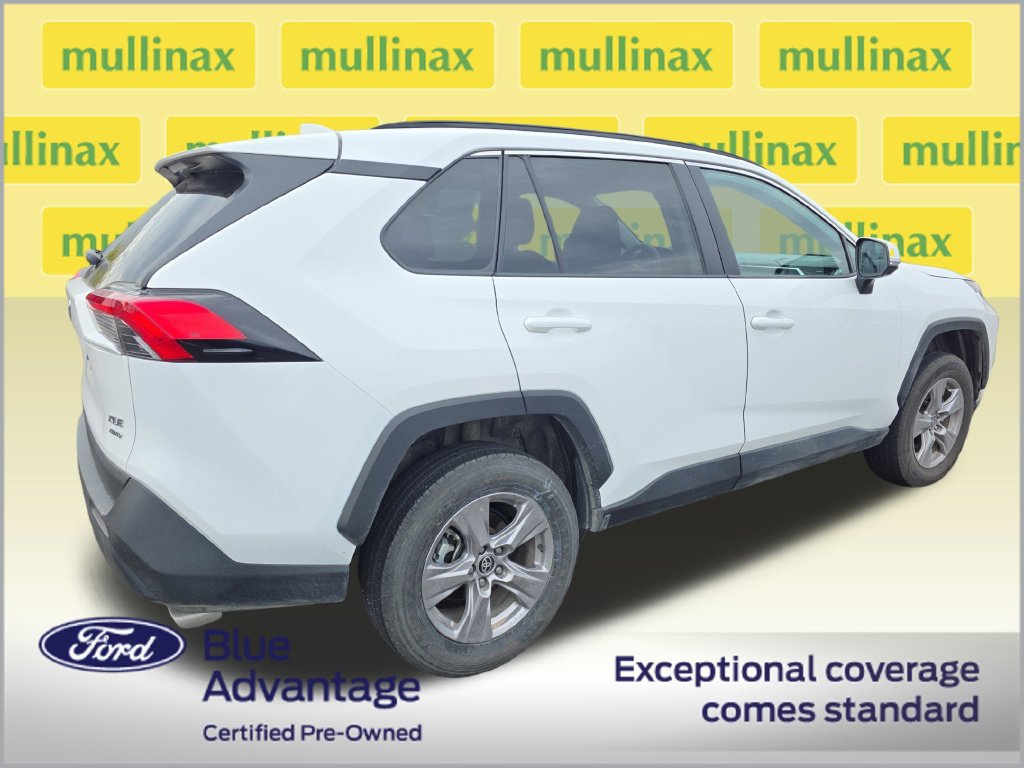 Used 2025 Toyota RAV4 XLE AWD/4WD image 3