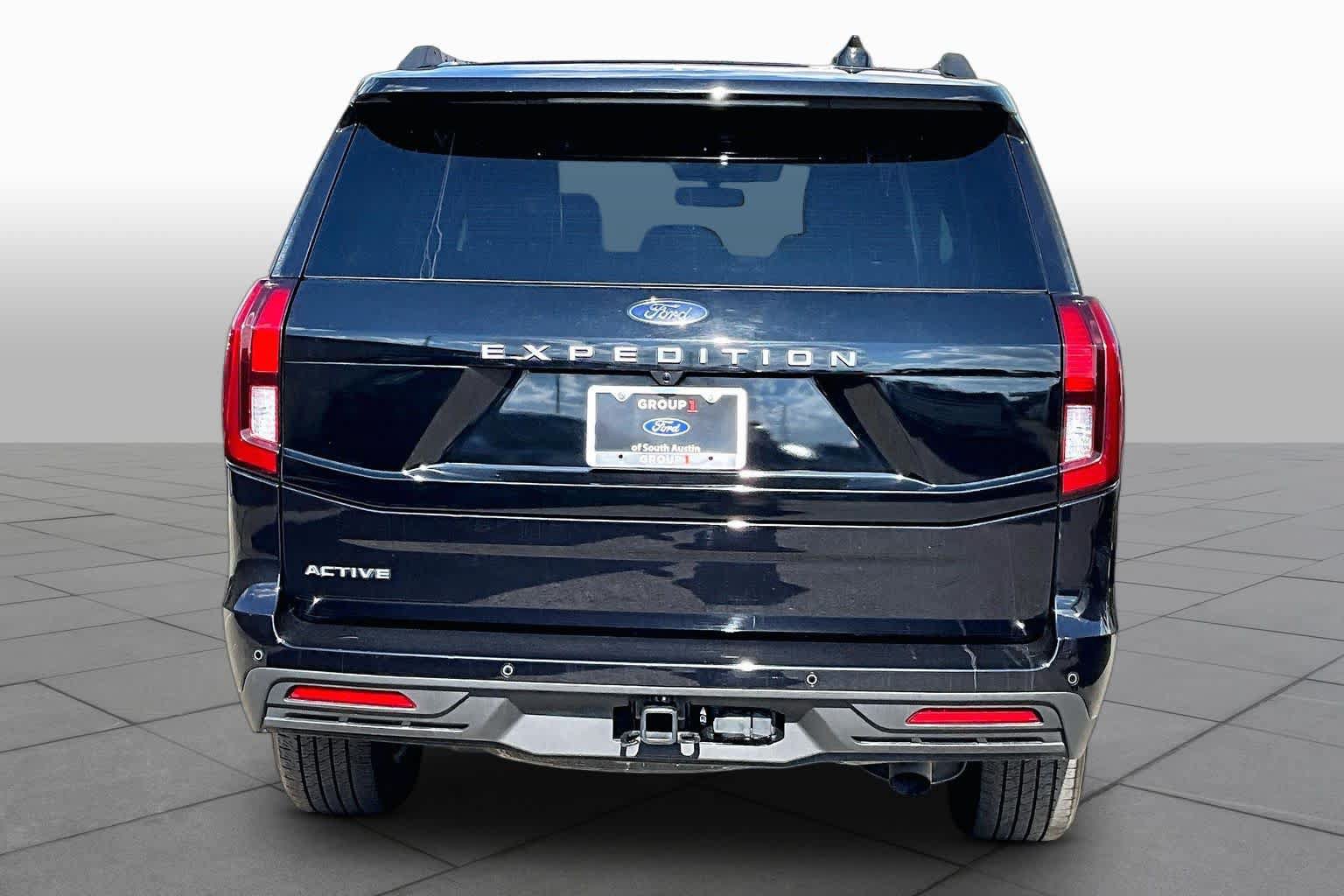 Certified 2025 Ford Expedition Active RWD image 5