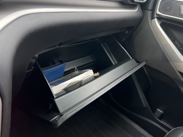 Certified 2022 Ford Explorer XLT w/ Equipment Group 202A image 20