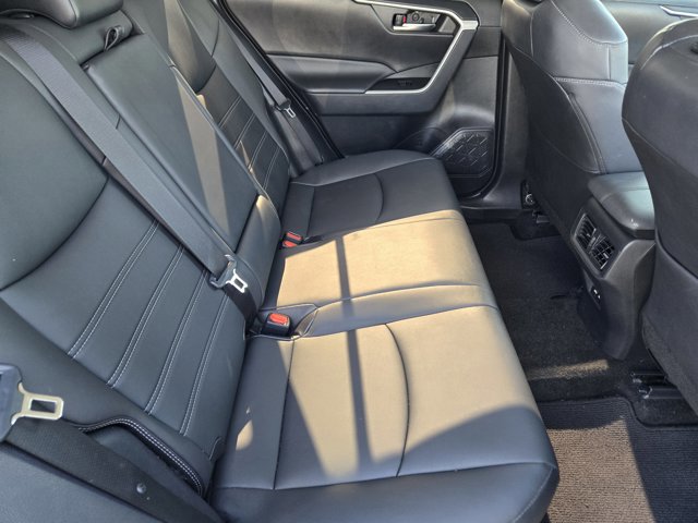 Used 2021 Toyota RAV4 XLE Premium image 29