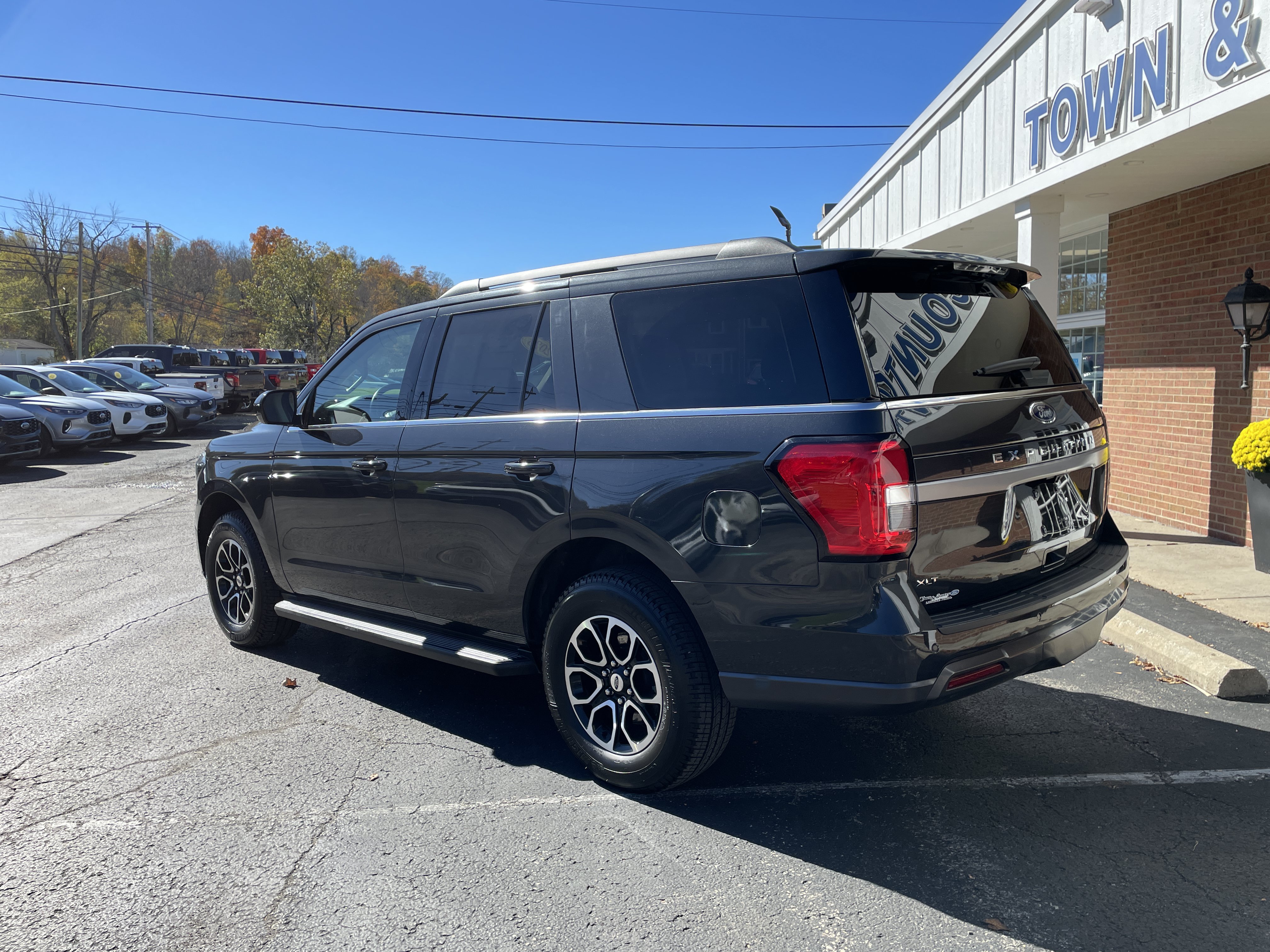 Certified 2023 Ford Expedition XLT AWD/4WD image 8