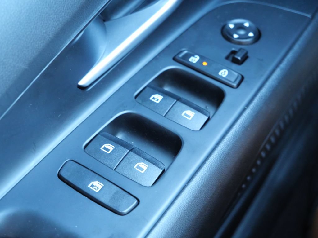 Used 2025 Hyundai Elantra SEL FWD image 22