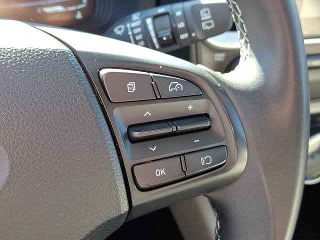 Used 2024 Hyundai Venue SEL FWD image 24