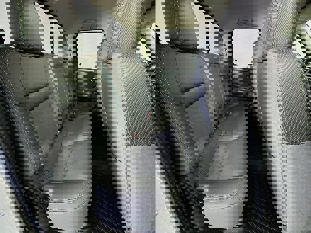 Used 2024 Nissan Frontier SV w/ Technology Package image 31