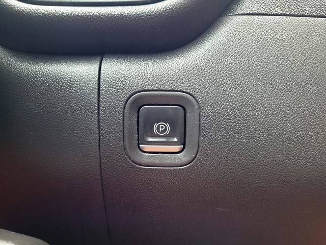 Used 2021 Chevrolet Silverado 1500 Custom image 18