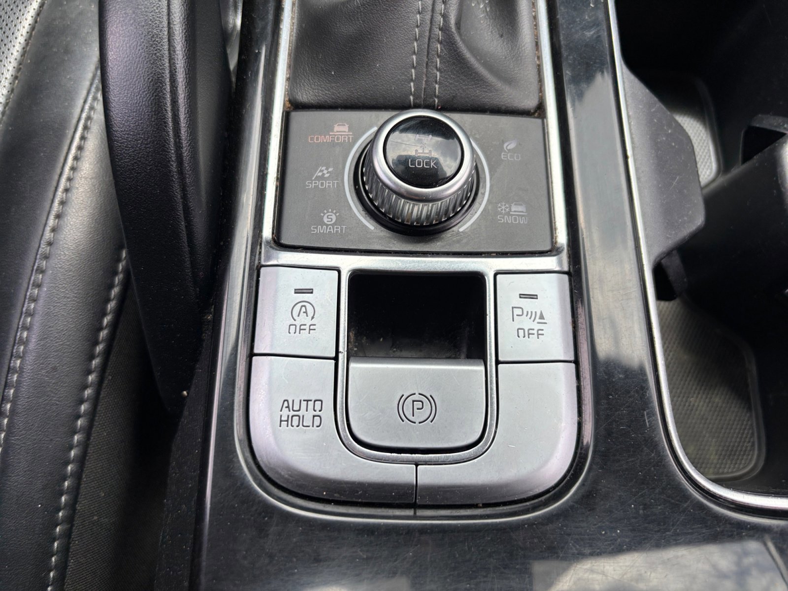 Used 2022 Kia Telluride LX image 30