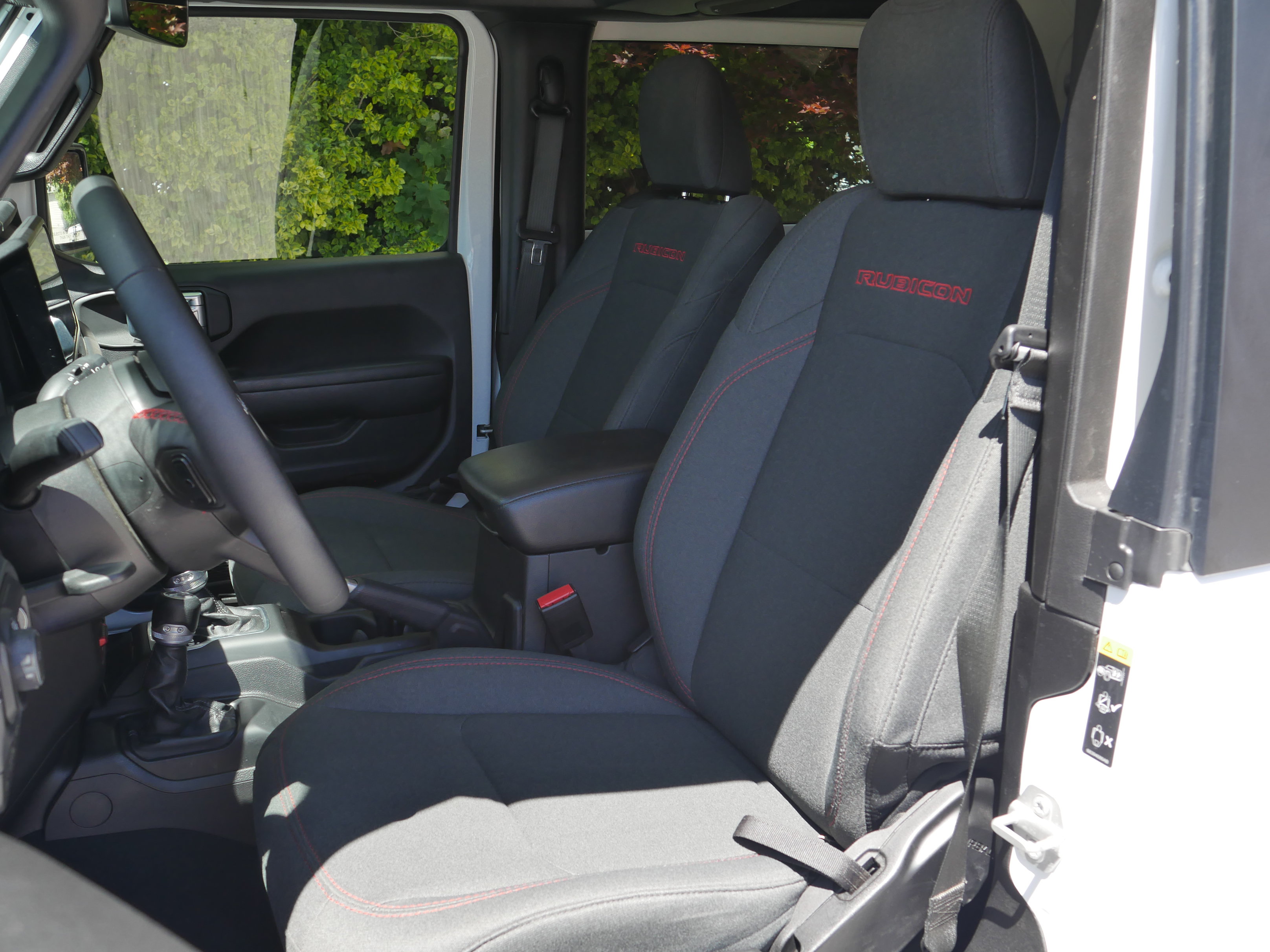 Used 2024 Jeep Wrangler Rubicon w/ Technology Group AWD/4WD image 33