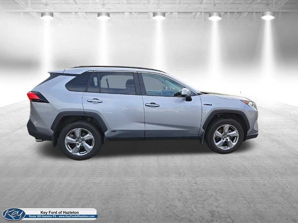 Used 2021 Toyota RAV4 XLE Premium AWD/4WD image 15