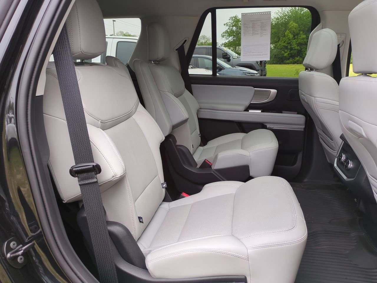 Certified 2025 Ford Expedition Platinum w/ Driver's Package AWD/4WD image 19
