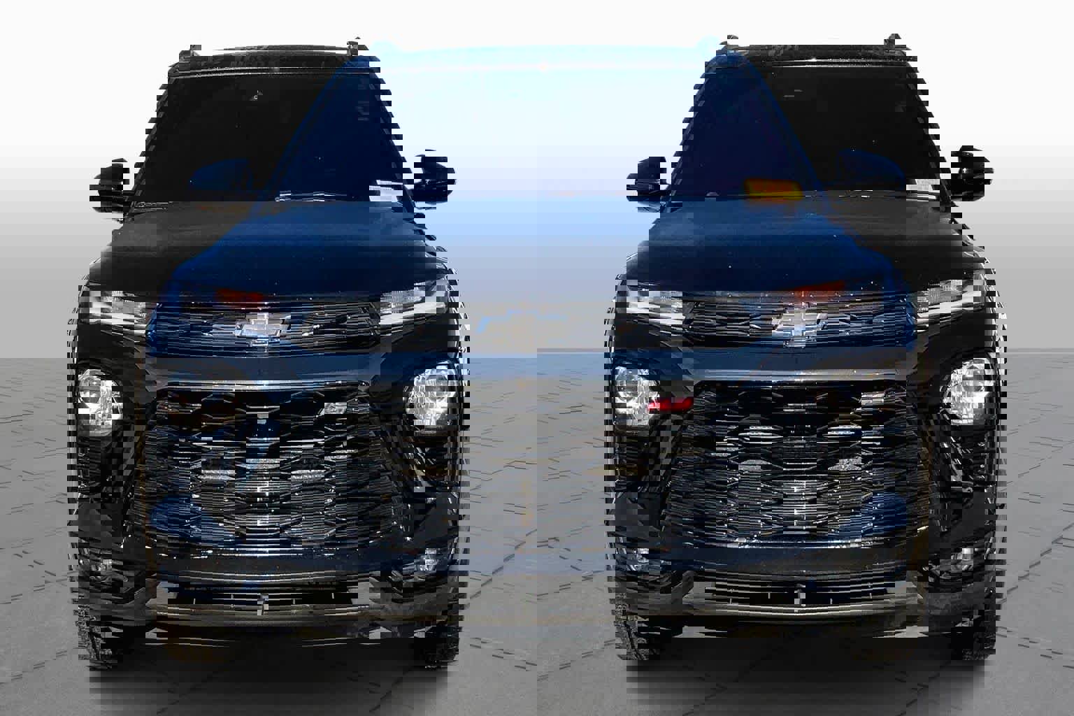 Used 2023 Chevrolet TrailBlazer RS w/ Sun and Liftgate Package image 3