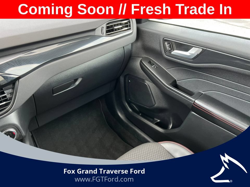 Certified 2025 Ford Escape ST-Line Select AWD/4WD image 28