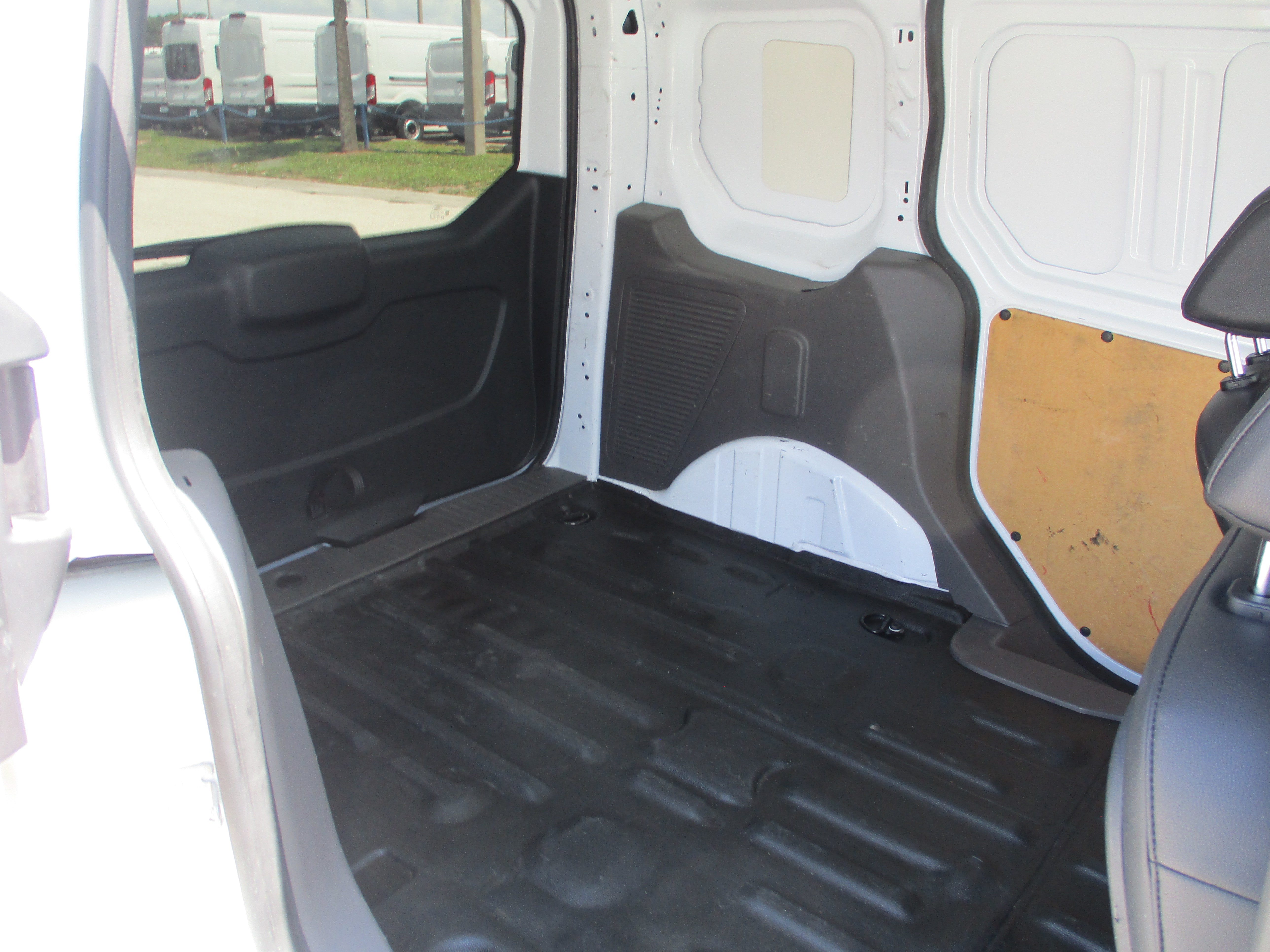 Certified 2023 Ford Transit Connect XL FWD image 13
