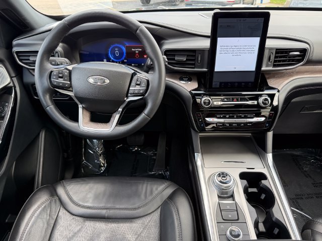 Certified 2023 Ford Explorer Platinum w/ Technology Package AWD/4WD image 8