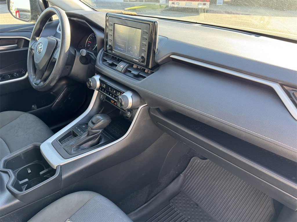 Used 2022 Toyota RAV4 XLE image 5