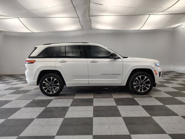 Used 2022 Jeep Grand Cherokee Overland AWD/4WD image 6