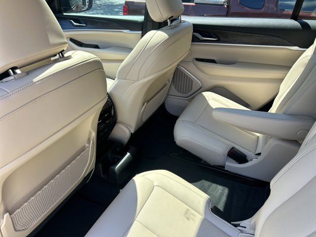 Used 2026 Jeep Grand Cherokee L Limited w/ Luxury Tech Group II RWD image 21