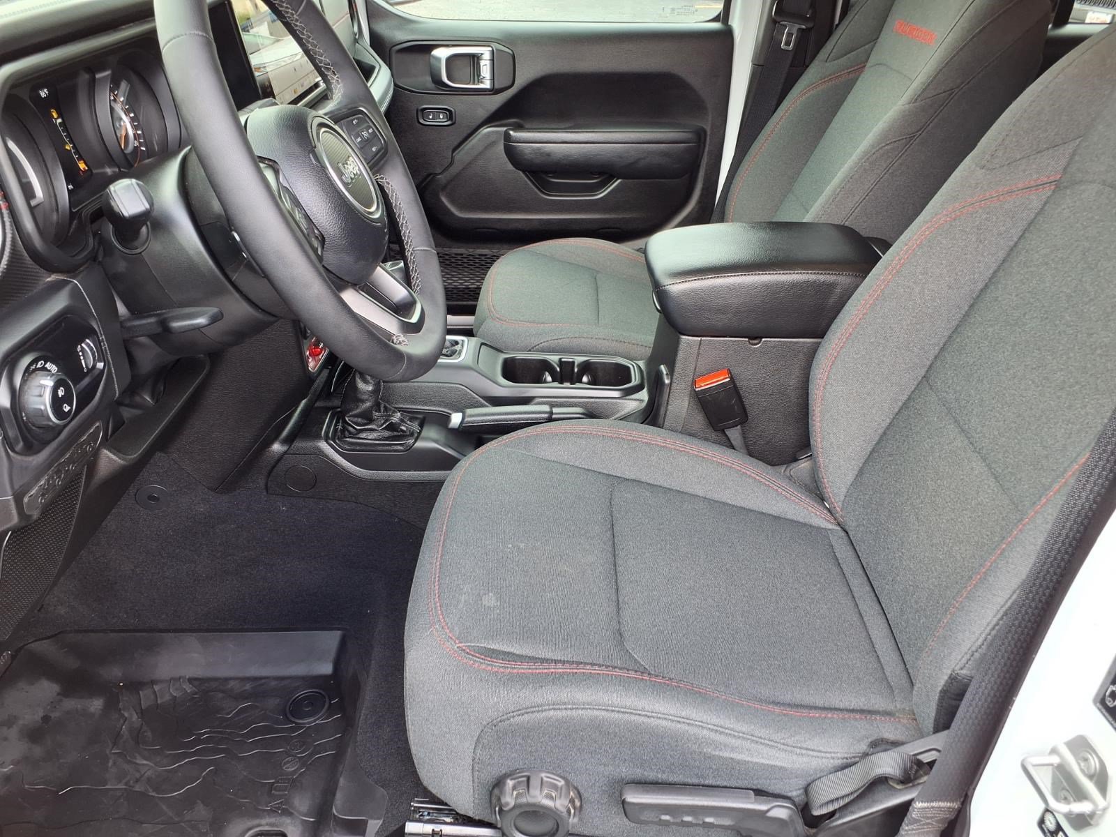 Used 2025 Jeep Gladiator Rubicon AWD/4WD image 14