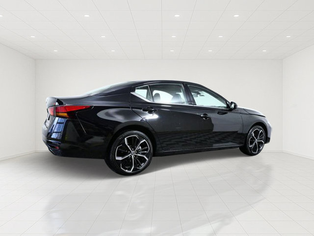 Used 2025 Nissan Altima 2.5 SR AWD/4WD image 6