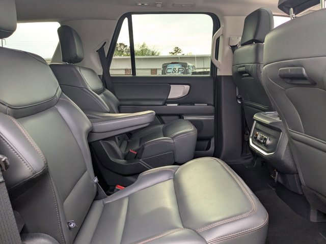 Certified 2025 Ford Expedition Active image 37