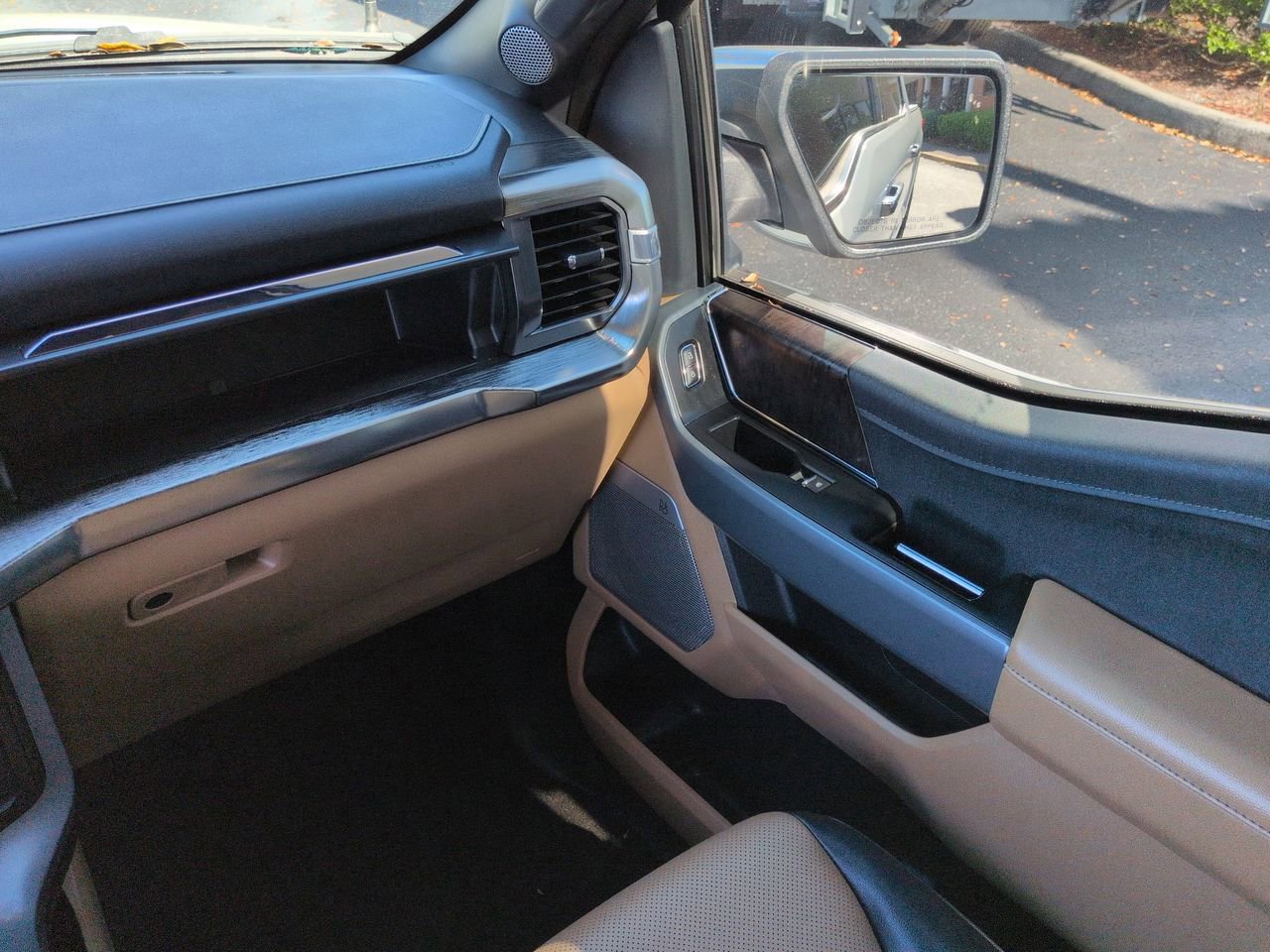 Certified 2023 Ford F150 Lariat w/ Equipment Group 502A High image 16