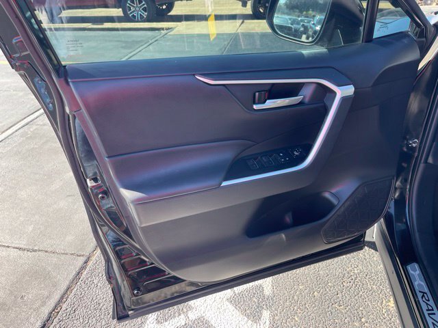 Used 2022 Toyota RAV4 XLE Premium FWD image 13