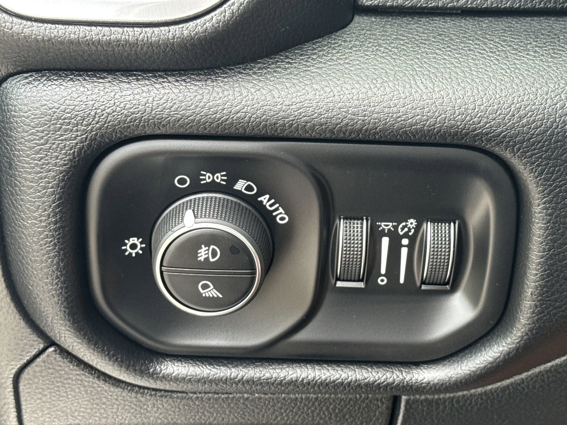 Used 2022 RAM 1500 Laramie image 55