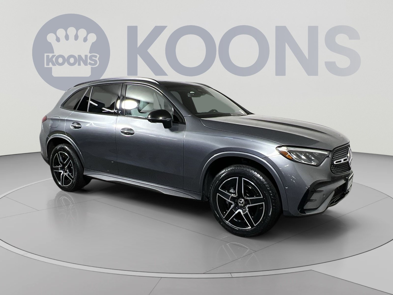 Used 2023 Mercedes-Benz GLC 300 4MATIC image 2