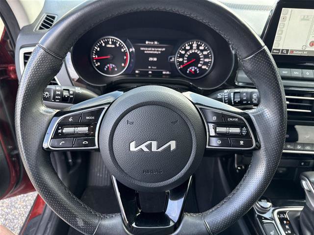 Used 2023 Kia Seltos SX AWD/4WD image 10