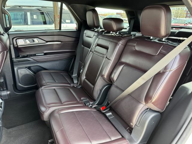 Certified 2025 Ford Explorer Platinum image 16