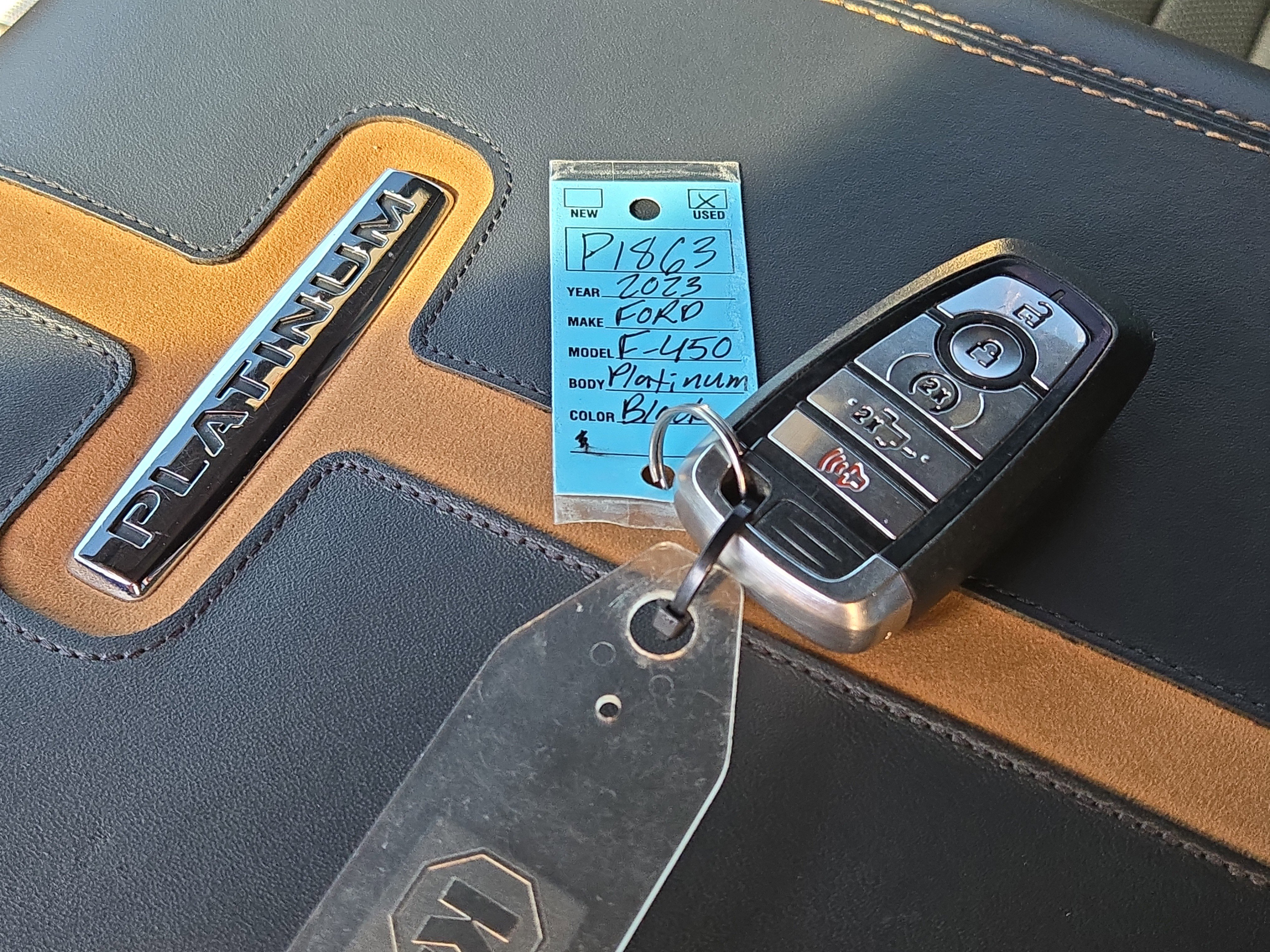 Certified 2023 Ford F450 Platinum w/ FX4 Off-Road Package image 39