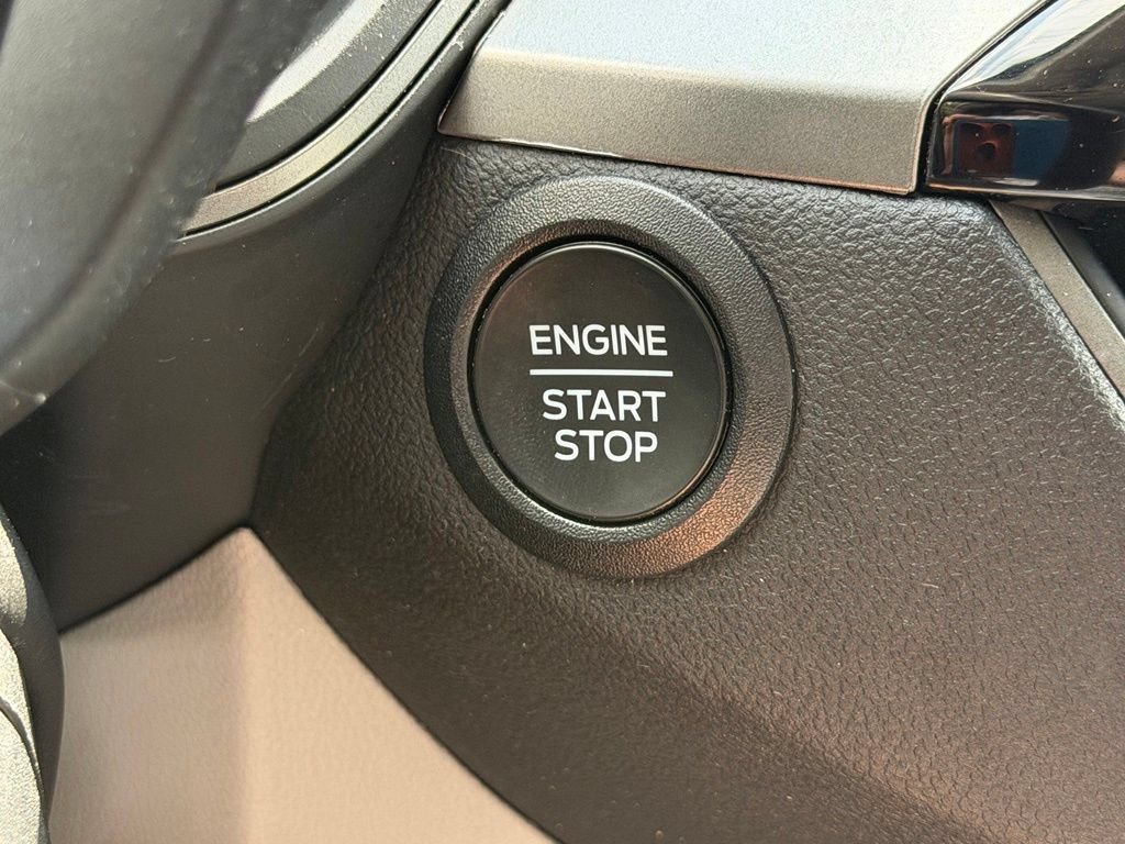 Certified 2023 Ford Escape Active AWD/4WD image 15