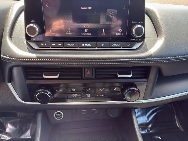 Used 2023 Nissan Rogue S AWD/4WD image 26