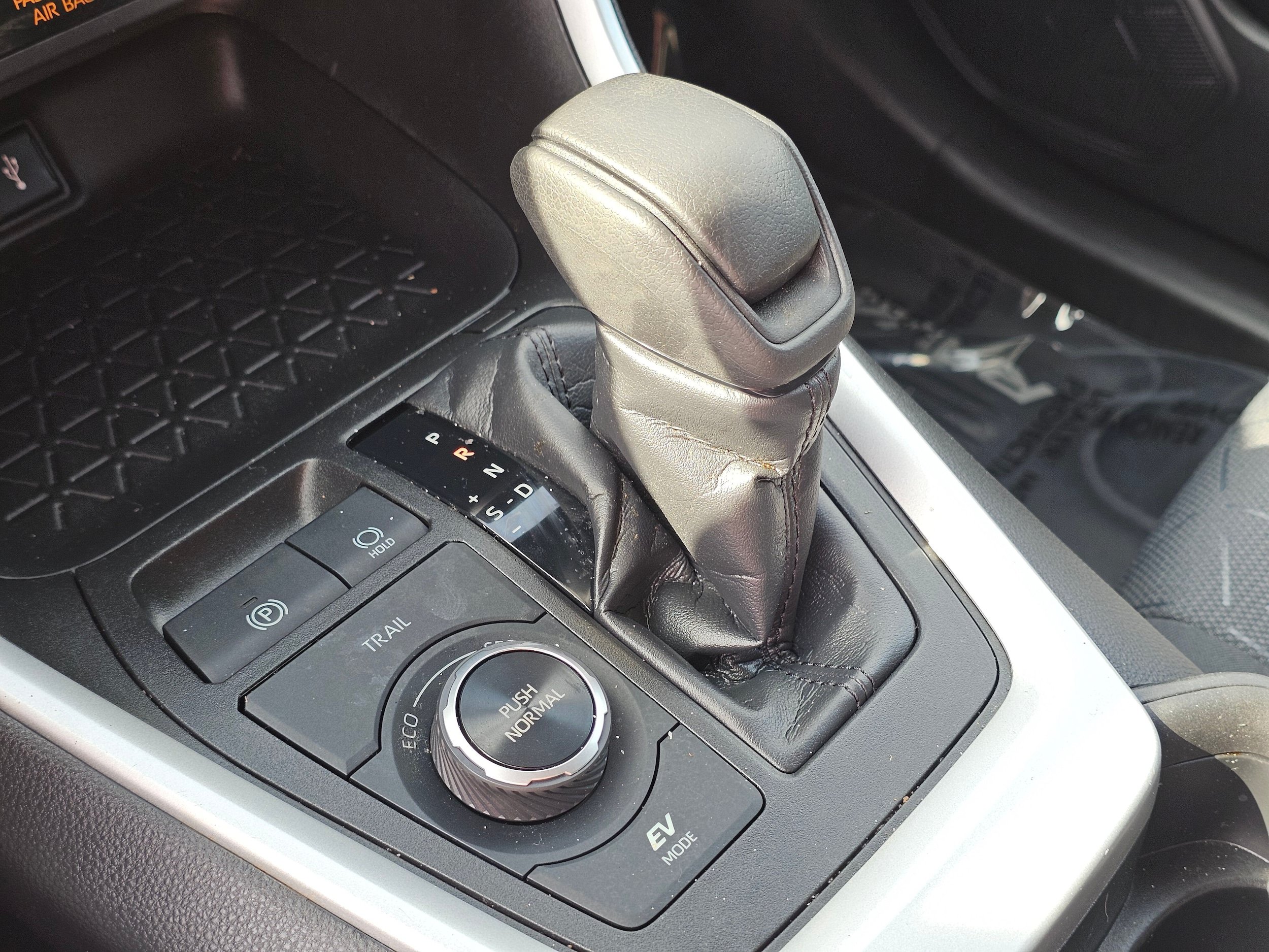 Used 2021 Toyota RAV4 XLE AWD/4WD image 31
